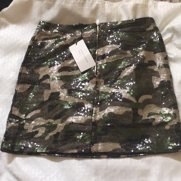 Shinestar camp skirt junior large NWT camouflage shimmer - Picture 2 of 4